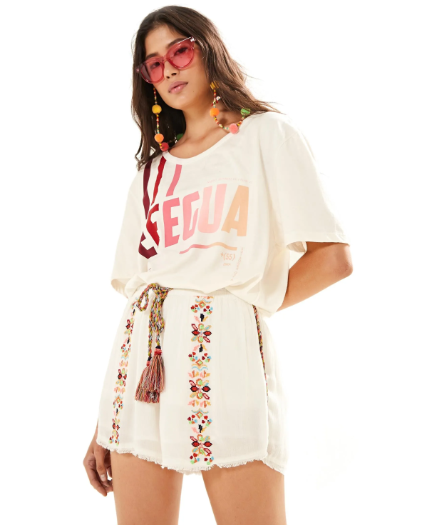 Ecru Shorts With Ethnic Embroidery - Short Bordado