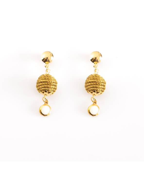 2.5Cm White Orb Earrings Br-87