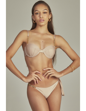 Bikini Agatha Nude