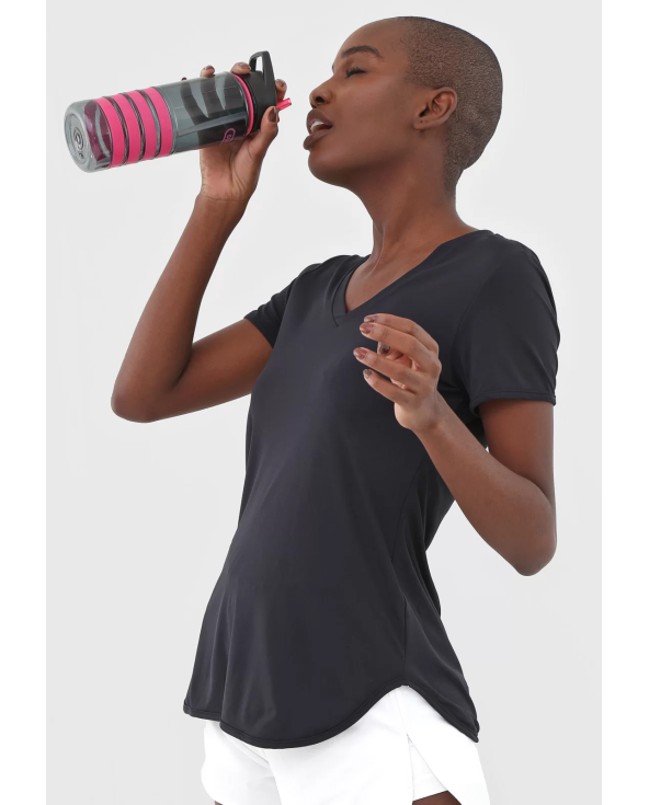 T-Shirt Skin Fit Alongada Gola V Preto