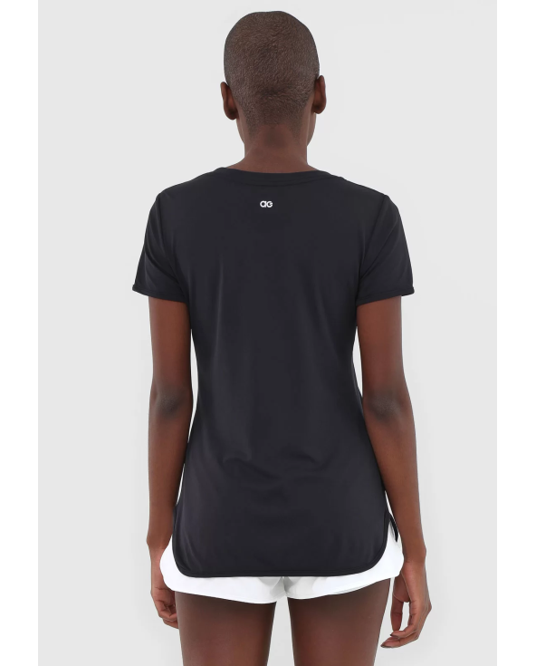 T-Shirt Skin Fit Alongada Gola V Preto