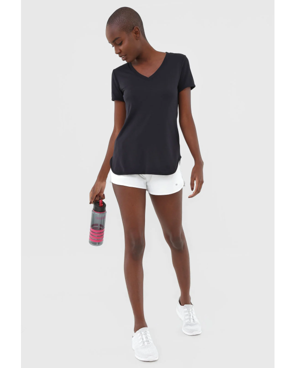 T-Shirt Skin Fit Alongada Gola V Preto