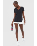 T-Shirt Skin Fit Alongada Gola V Preto