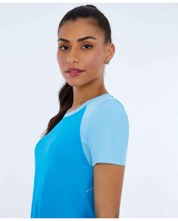 T-Shirt Skin Fit Recortes Sport Azul Vivid